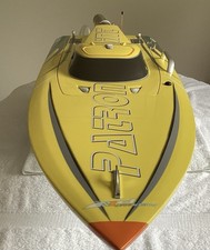 RC BOAT 51”TFL PATRIOT SAINT YELLOW V HULL WITH 32cc ZENOAH PETROL ENGINE.