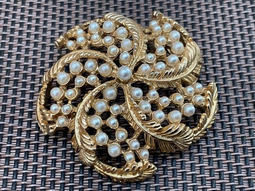 Vintage gold tone faux - tone, pearl