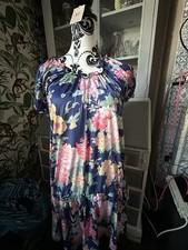 Ladies, Unusual Top Blue Silky Material With Elasticated Ways That You Can Pull￼