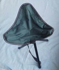 COLLAPSIBLE STOOL THREE LEGS