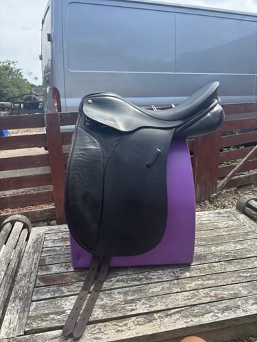 Champion dressage saddle 5 - dressage, 17.5