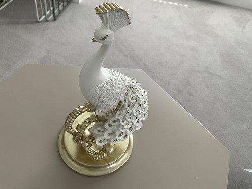Next white benedict peacock - benedict,