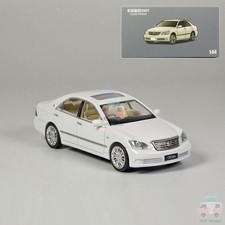 1:64 Toyota Crown 2007 Model