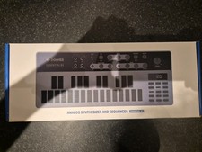 Donner B1 Analog Bass