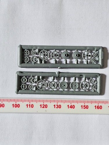 Pairs assorted plastic - 11,