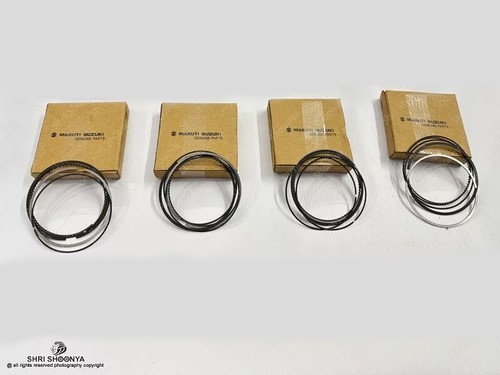 Piston set complete with - piston, rings