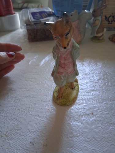 Beatrix potter figurine foxy - beatrix,