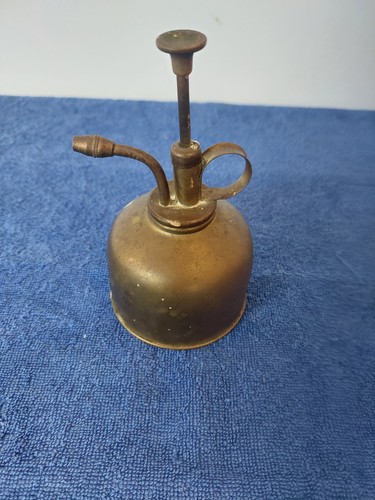 Small brass plant - small,