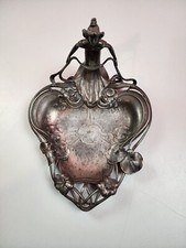 ANTIQUE  Dish decorated with a