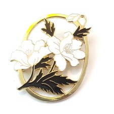 Vintage Enamel Flower Brooch White Flower Lapel Pin
