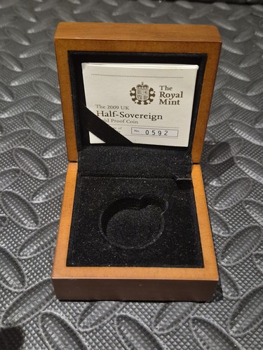 Royal mint walnut case - walnut,