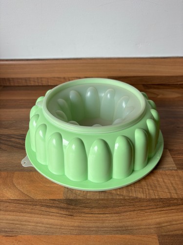 Tupperware jelly mould green - tupperware,