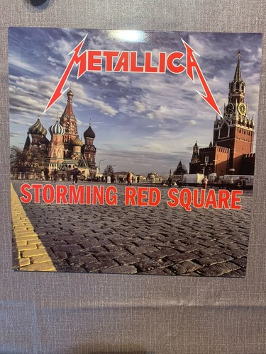Metallica storming red square - red,