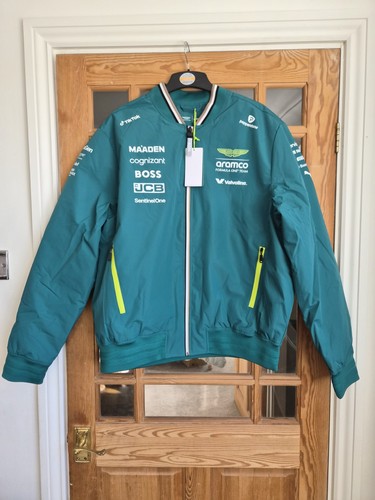 Bnwt aston martin team - bnwt,