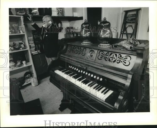 1990 press photo pump - 1990, organ