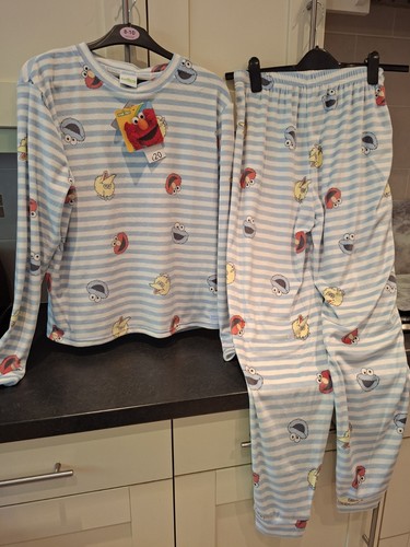 Ladies pyjamas size new - ladies,
