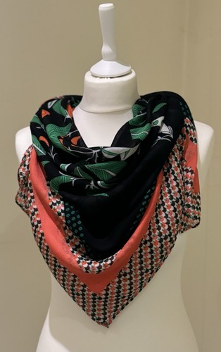 Kipling square neck scarf - neck,