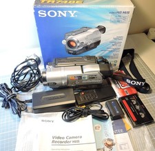 SONY HANDYCAM CCD-TR748E