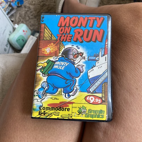 Commodore 128 monty on - commodore,