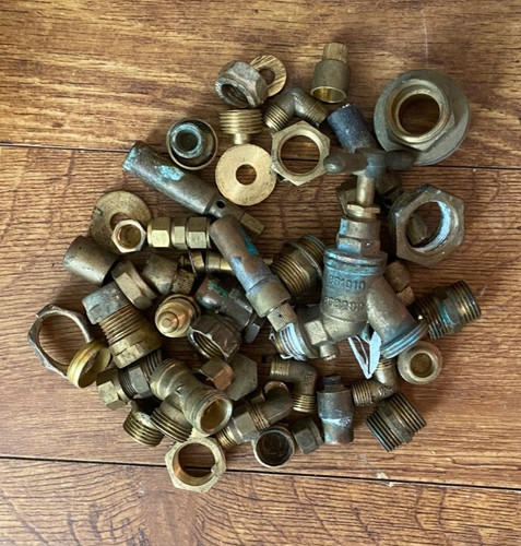 Scrap brass fittings/1.7