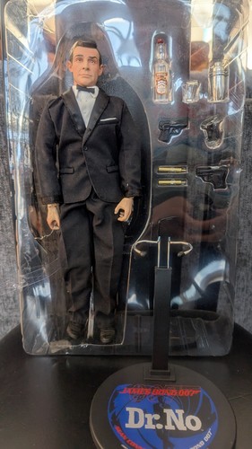 Sideshow james bond - james, 007