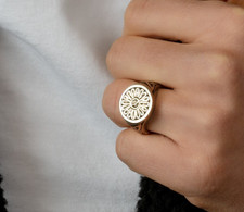 Dainty Flower Engraved Signet