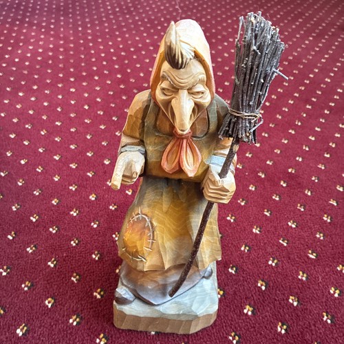 Carved witch geschnitzte - carved,
