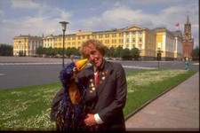 Rod Hull with his puppet Emu