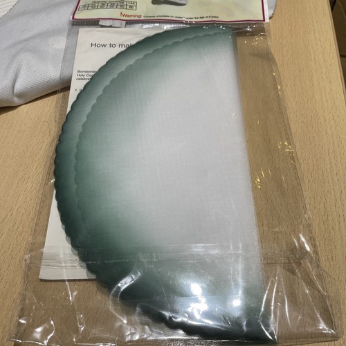 Green scalloped edge - 25,