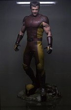 Hot Toys MMS831  Deadpool & Wolverine 1/6th scale Wolverine ( Brown and Tan) 