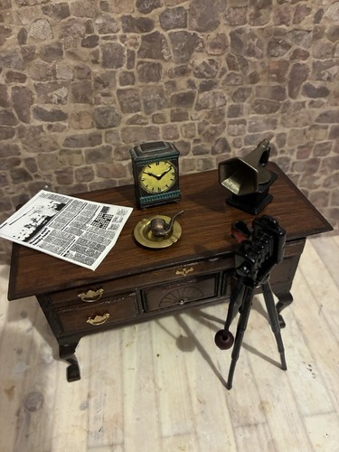 Dolls house scale - 1/12,