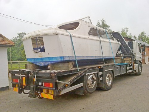 Boat lifting hiab crane hire - hiab,
