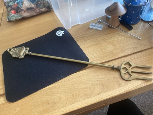 Very vintage brass toasting - very,