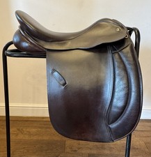 17 1/2” Derby House Working Hunter Show Saddle Wide / Extra Wide English Brown