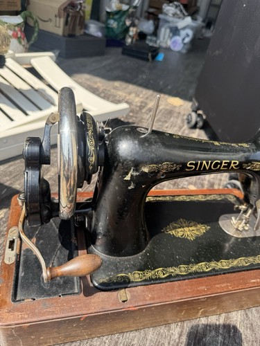Singer sewing machine - singer,