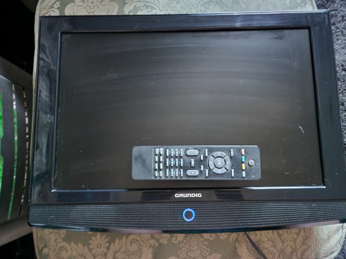 Grundig no stand - 22",