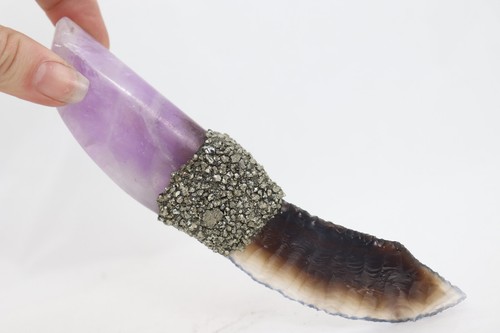 Flint knapped black agate - flint,
