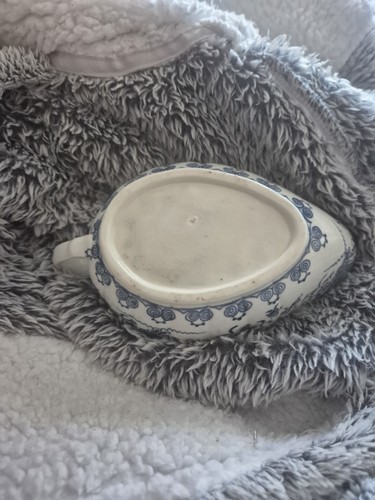 Worcester sauce boat 1775 in - boat,