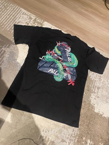 Palace mens black tshirt - mens,