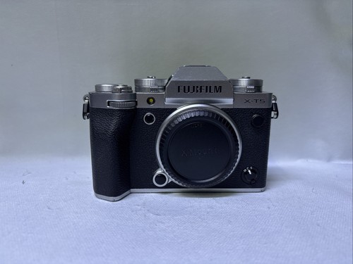 Fujifilm 40mp mirrorless - x-t5,