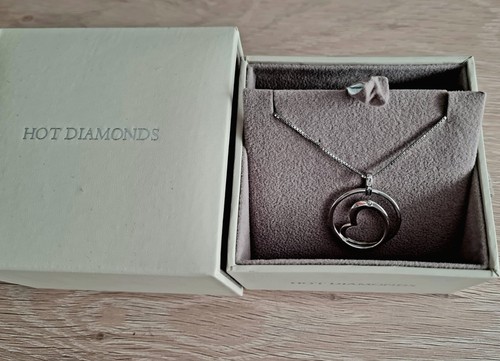 Hot diamonds 925 sterling - hot,