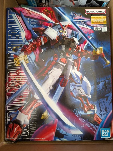 Bandai 100 gundam astray - gundam,