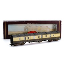 Hornby Railways Top Link R438 BR Mk1 Composite Coach (WR)  Boxed Weathered