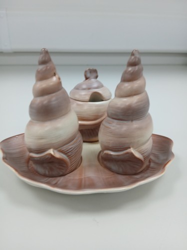 Carlton ware shell cruet - carlton, set