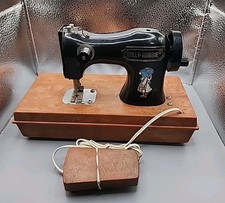 VINTAGE SEWING MACHINE TOY
