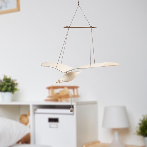 Hanging flying flapping - hanging,