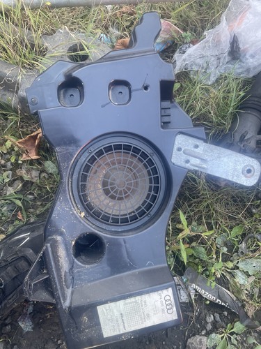 Audi 2007 subwoofer rear - 2007,