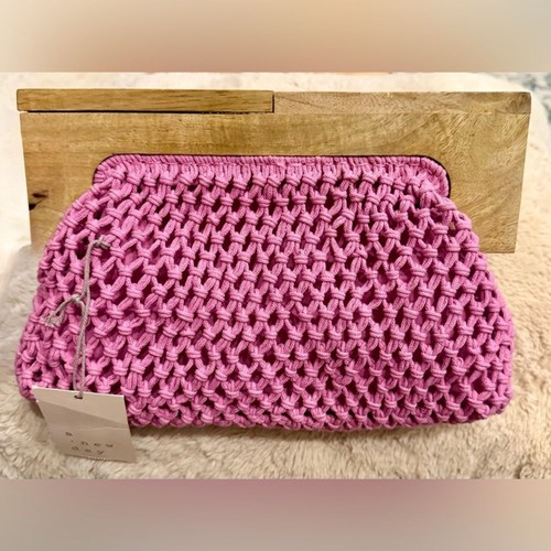 Pink woven clutch bag - pink,