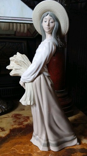Very large lladro - ,