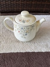 Country Garland Tea Pot